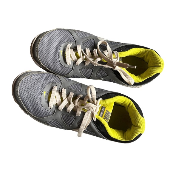 Nike Revolution Grey/Yellow Running Shoes. Size 8 (EU 41) - Picture 2 of 12